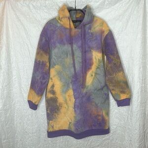 Mid thigh length tie dye sweatshirt!